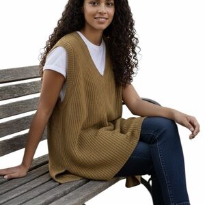 Free People Sleeveless High/ Low Hem , V Cut Pullover